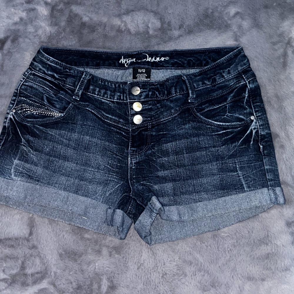 ARIYA JEANS shorts